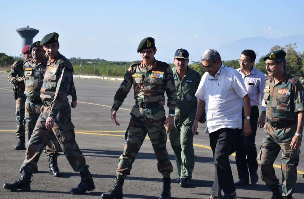 MANOHAR PARRIKER VISITS SOLDIERS IN HOSPITAL 