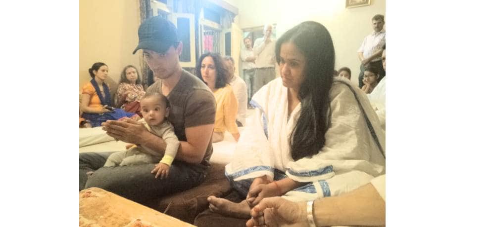 Arpita Khan receives grand welcome at her in-laws' ancestral house in Mandi Himachal Pradesh.