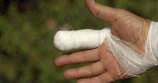 Keepers fingers breaker Dabangg cop suspended
