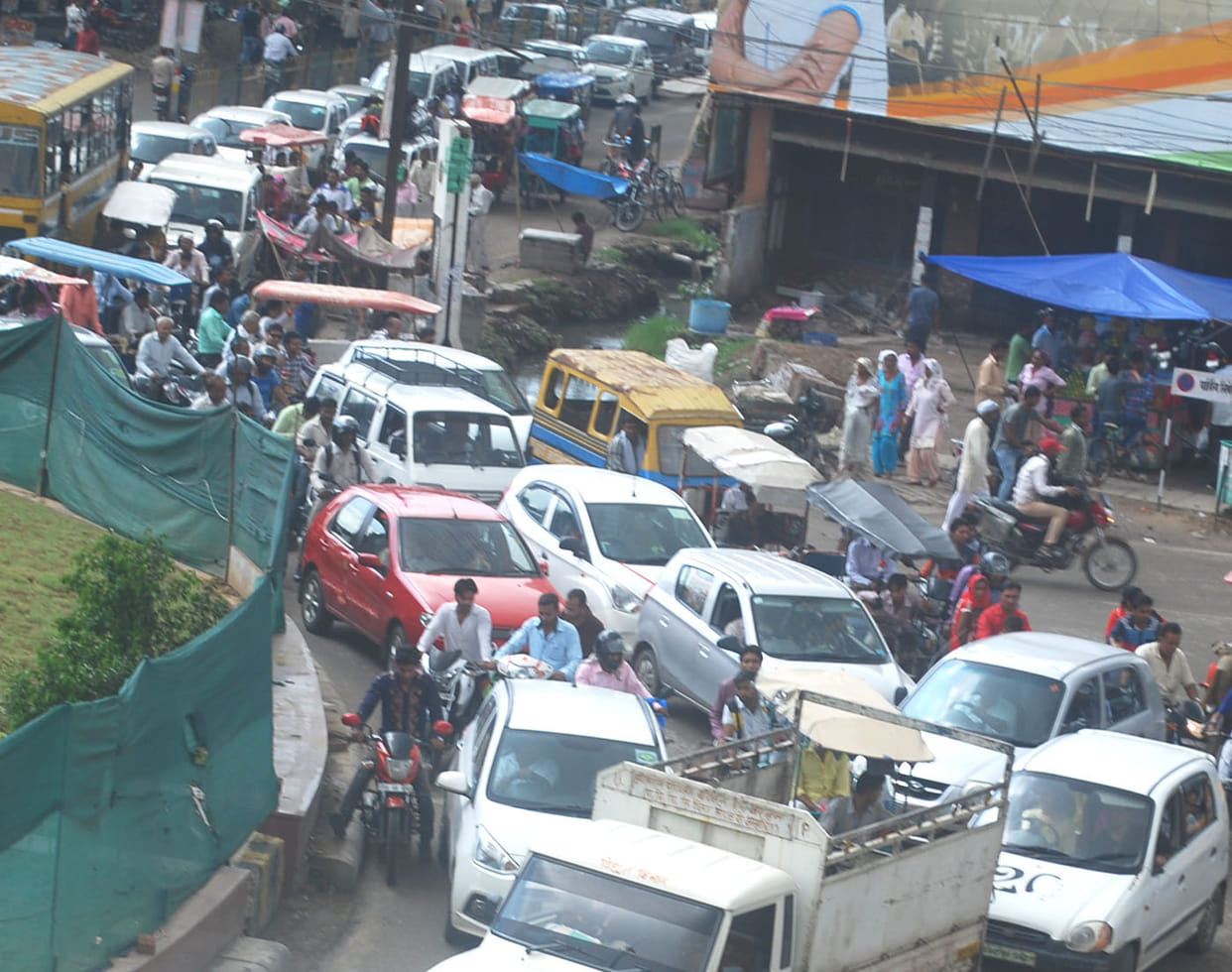 Deputy Ganj were stopped for two hours at Jam