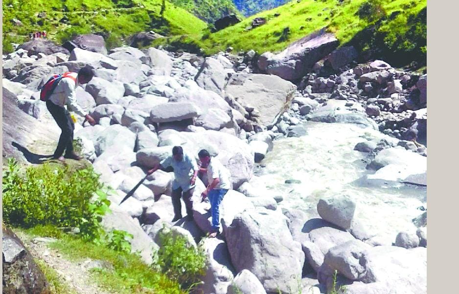 Jumma village of cloud cracked Dharchula