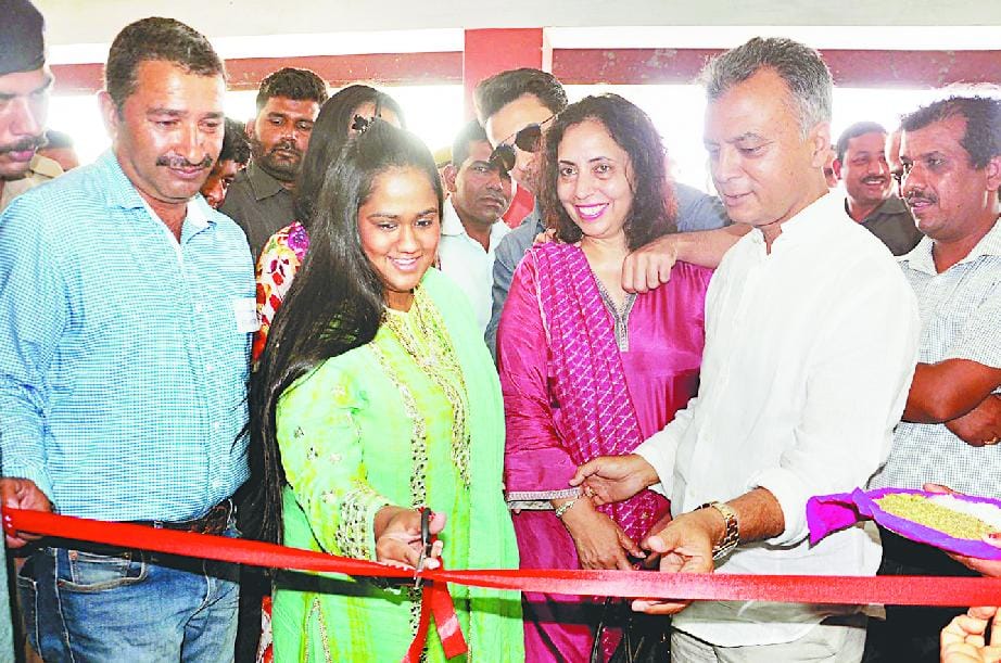 bollywood star salman orginise medical camp in mandi