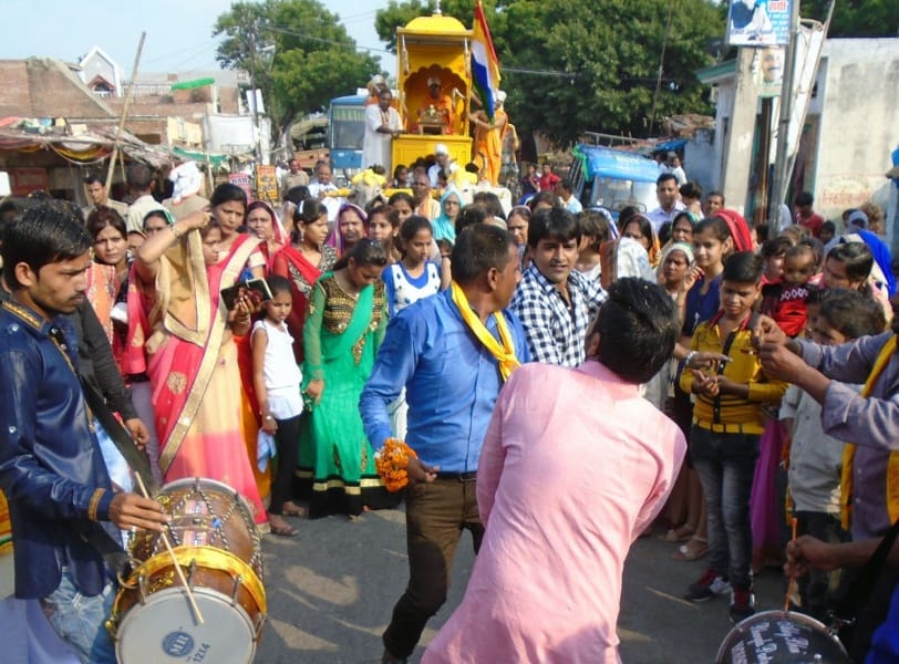  dhoomadhaam se nikaalee shreejee kee shobhaayaatra