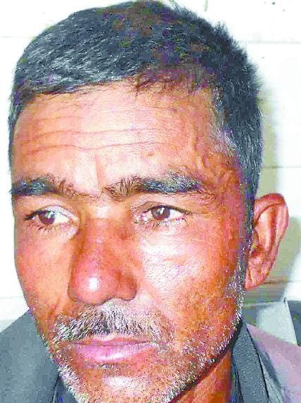 Nepalese passengers and goods looted 12 thousand rupees