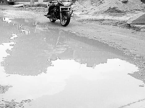 625 km. Open pit road-building exercise