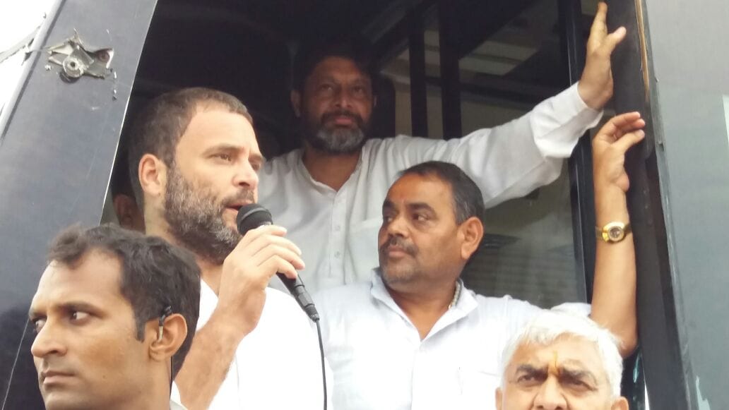Modi, Rahul Gandhi will be with the poor when Selfi