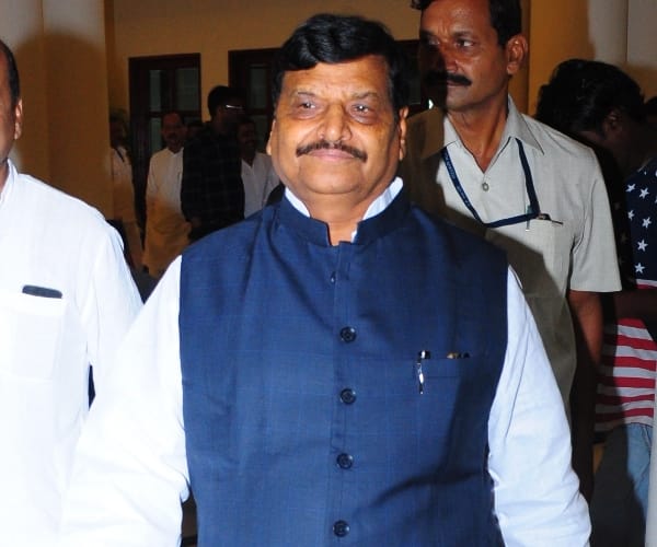  shivpal yadav return all the facilities given to him.
