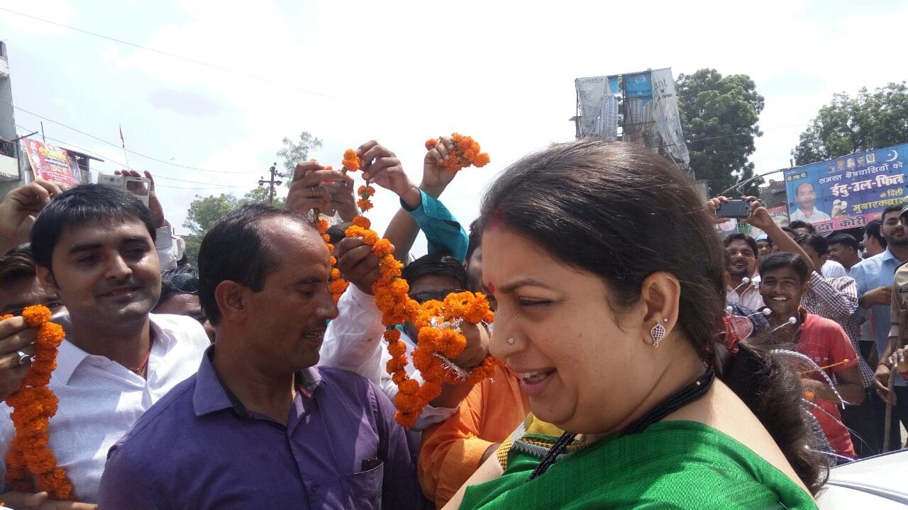smriti irani in jagdishpur in amethi.