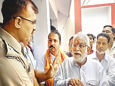 Traders took to the road, then arrest