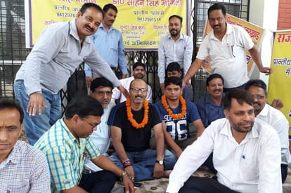 teachers continue strike also after court order.
