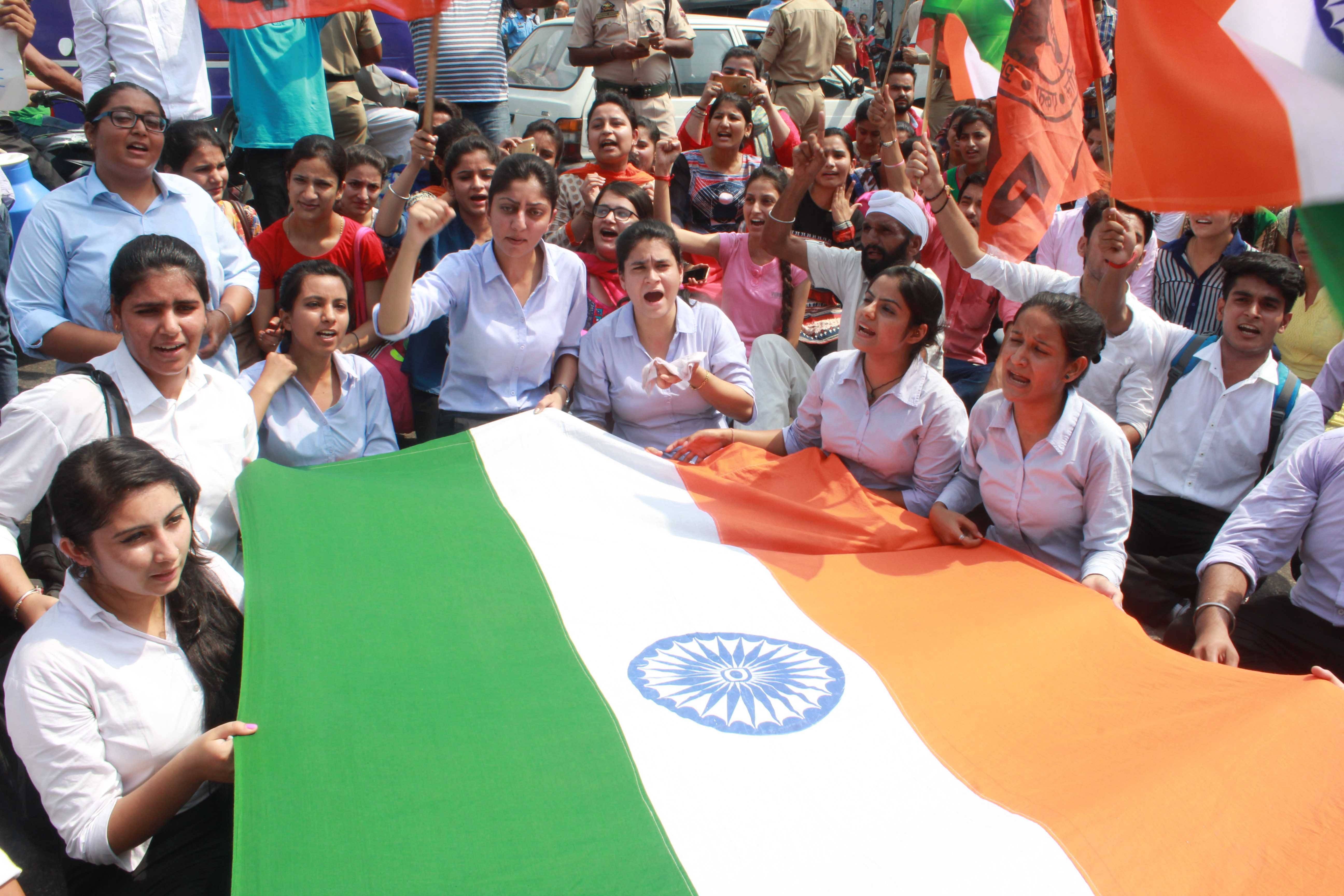 protest of youth in jammu 