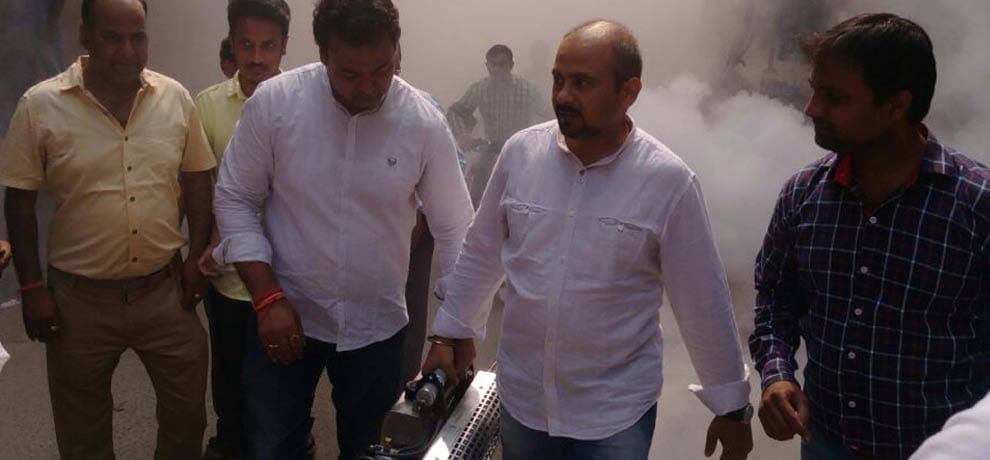 After kejriwal appeals aap leaders started the campaign against dengue