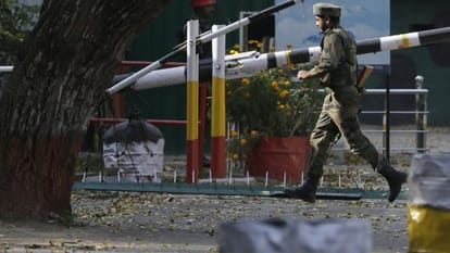 Kashmiri youth put new life into the battle are: Sharif