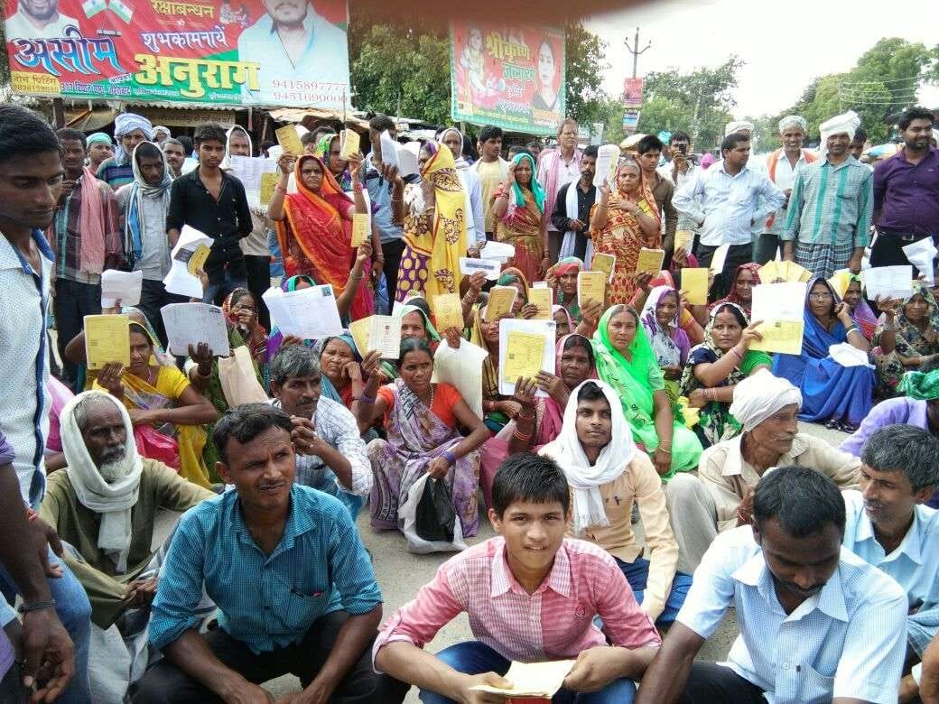 The blockade by villagers