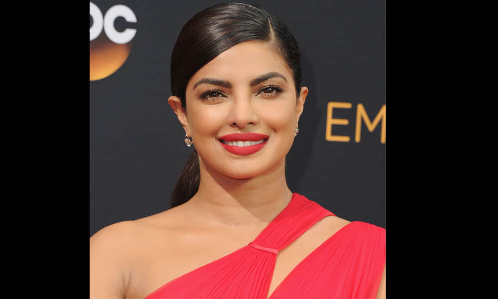 priyanka in emmy awards 2016