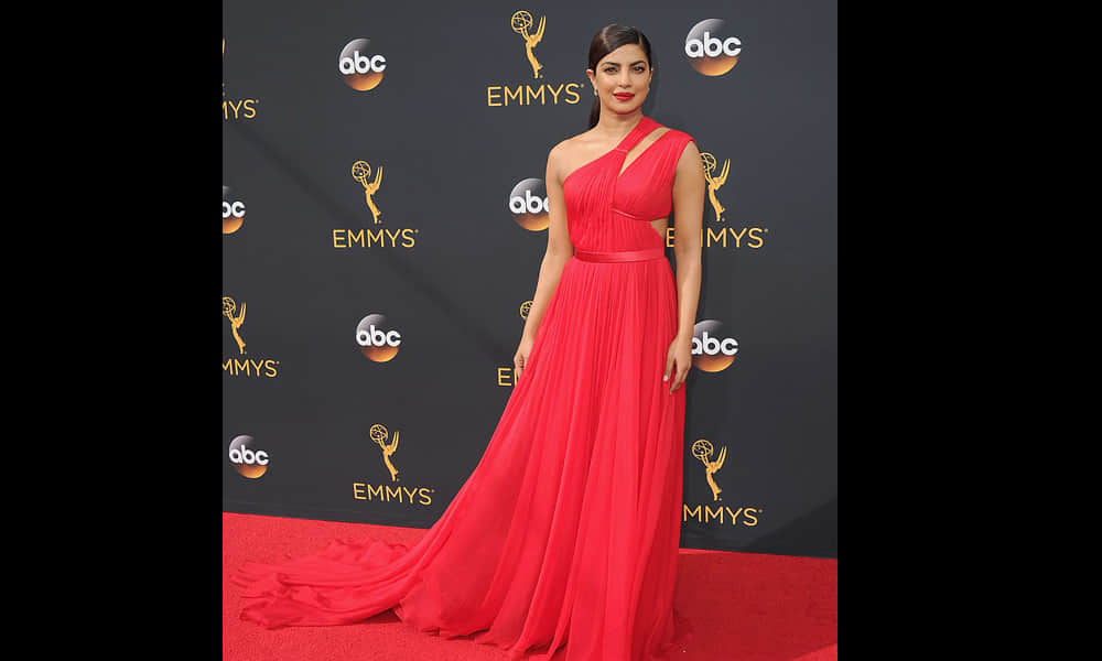 priyanka in emmy awards 2016