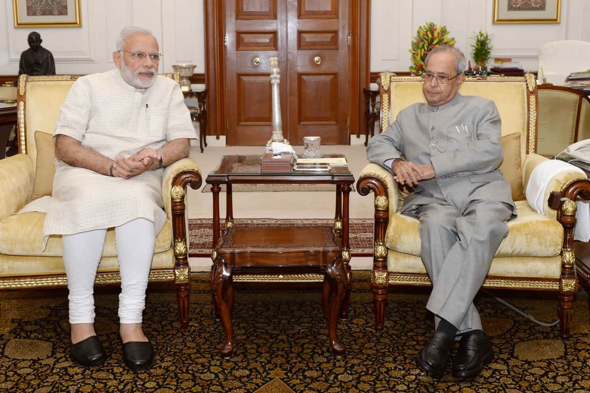 Uri terror attack: PM Modi meets President to brief him on developments