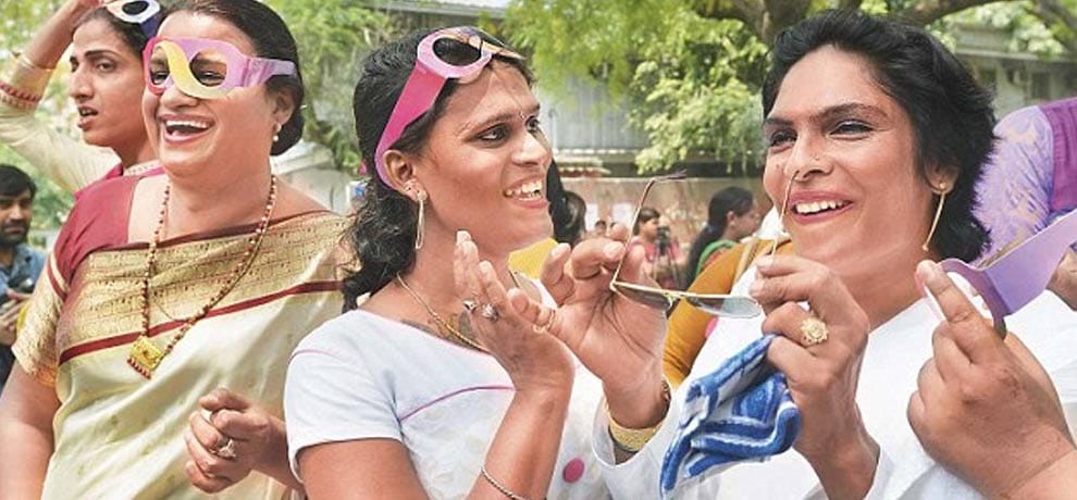 delhi traffic police employing trangender sex workers to teach traffic rules to delhiites