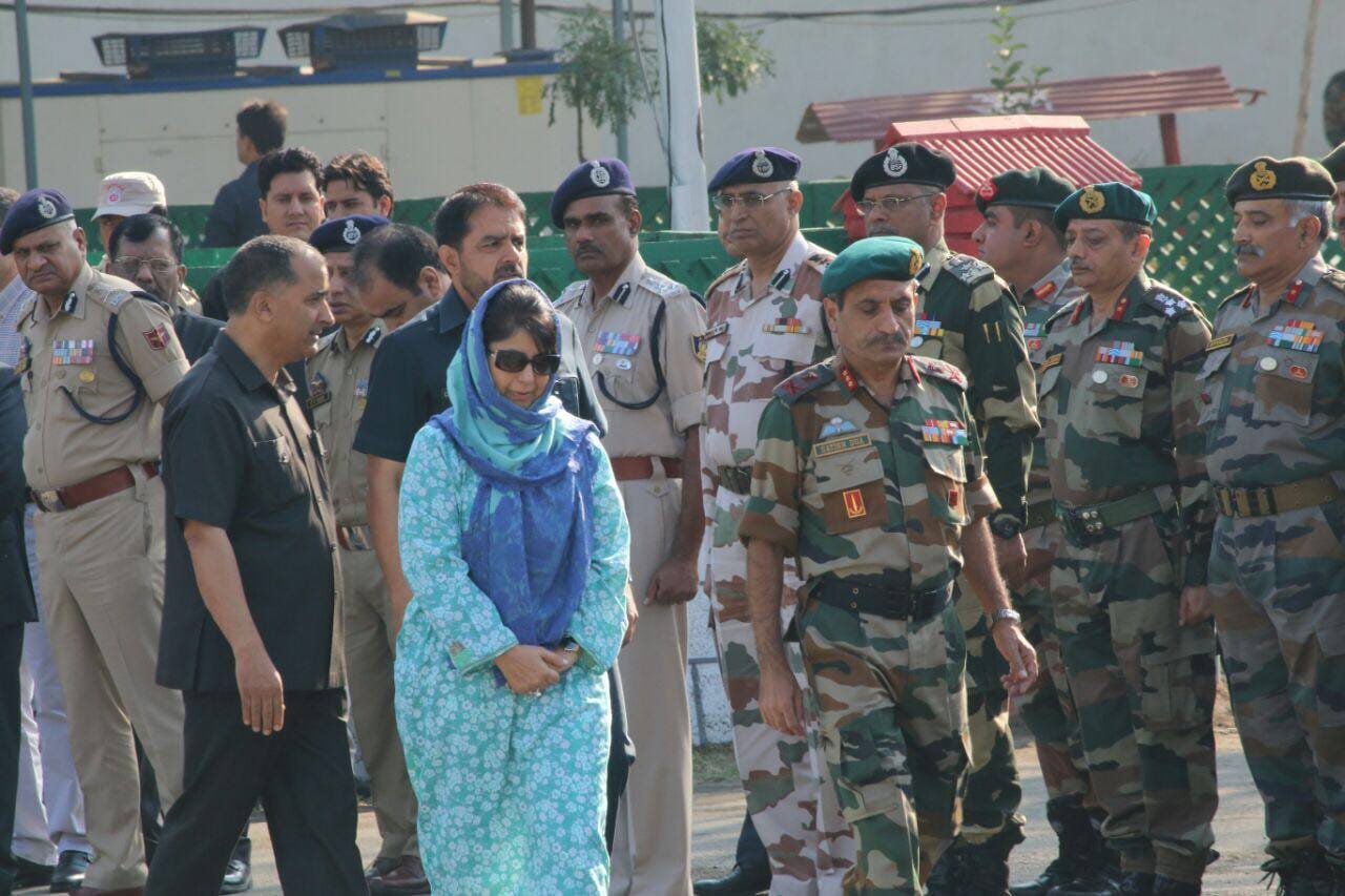 soldiers paid homage ro the martyrs of uri attack in srinagar