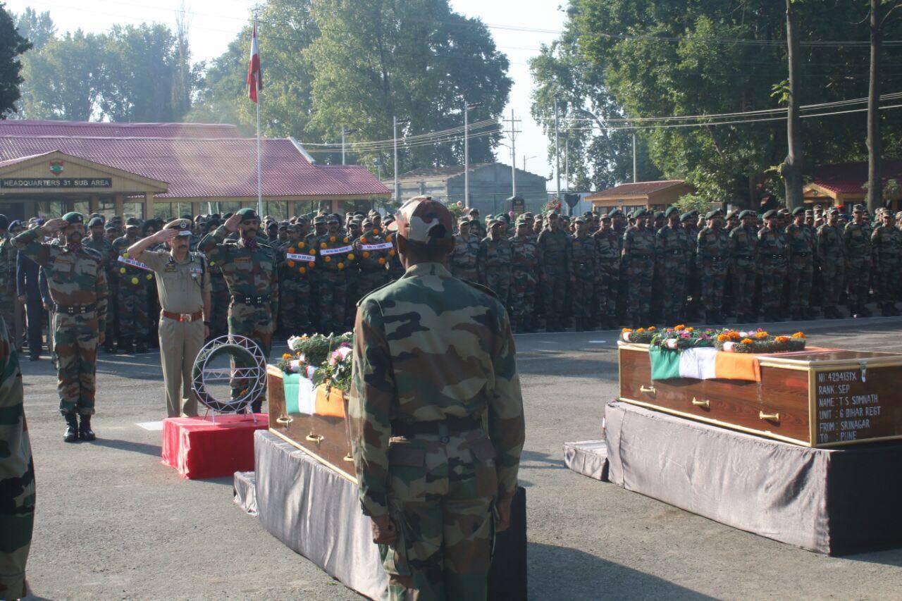 soldiers paid homage ro the martyrs of uri attack in srinagar