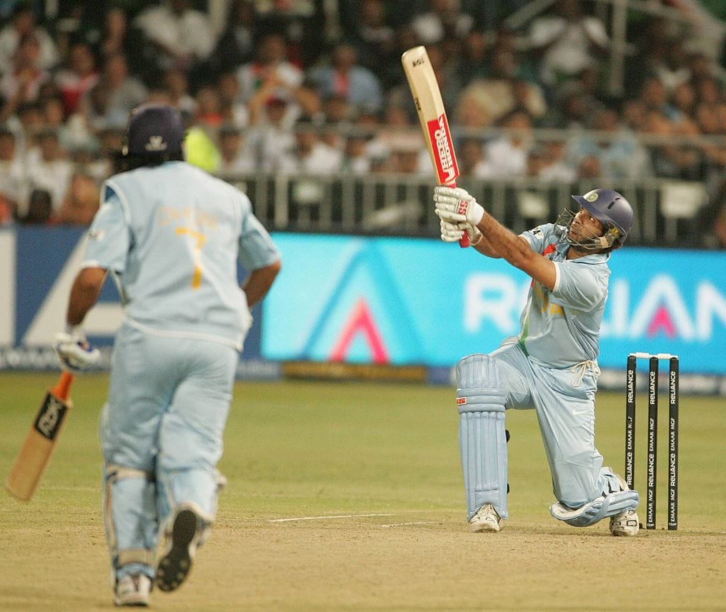 yuvraj singh hits 6 sixes in an over of stuart broad