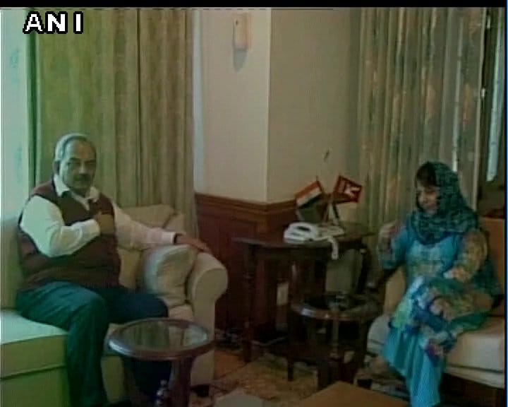 HOME SECRETARY REACHES SRINAGAR 