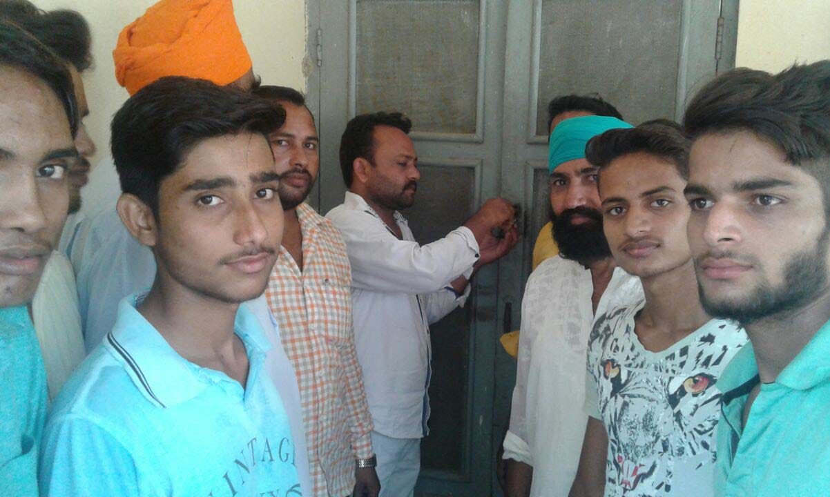 SDO, Lock JE put off in the room