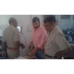 Agensie,money, theif, 50 thousend, rupees