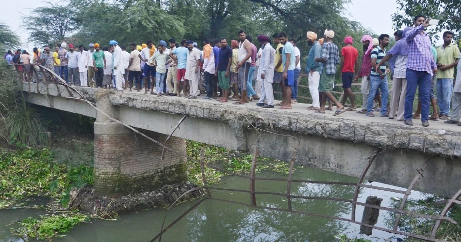Punjab: School bus carrying 50 children falls into a canal in Amritsar
