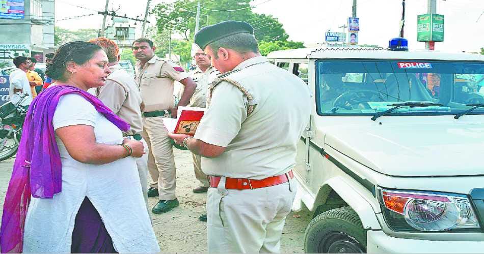 snitching, snitching in hisar, Bikers snatch women bag, Hisar crime, Hisar