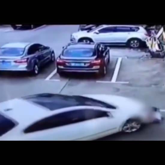 woman was using phone during driving and she smashed three kids
