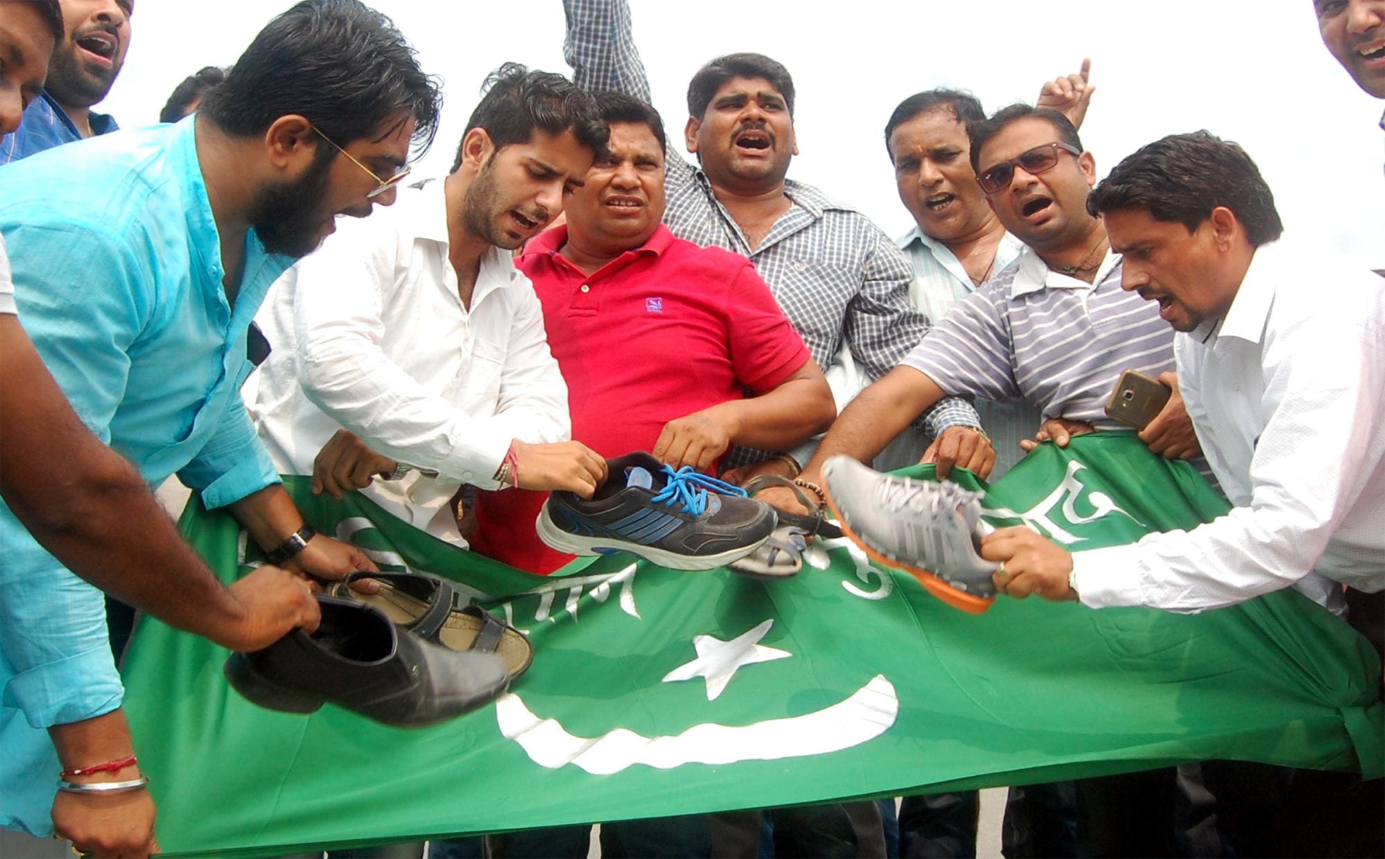 people in anger on uri attack.