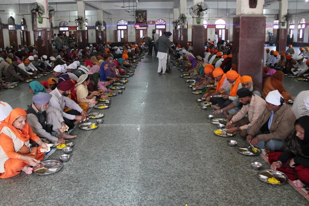golden temple amritsar name in world book of records, unique gurudwara, largest kitchen of the world