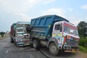  Jack tighten the two helpers beat the dumper