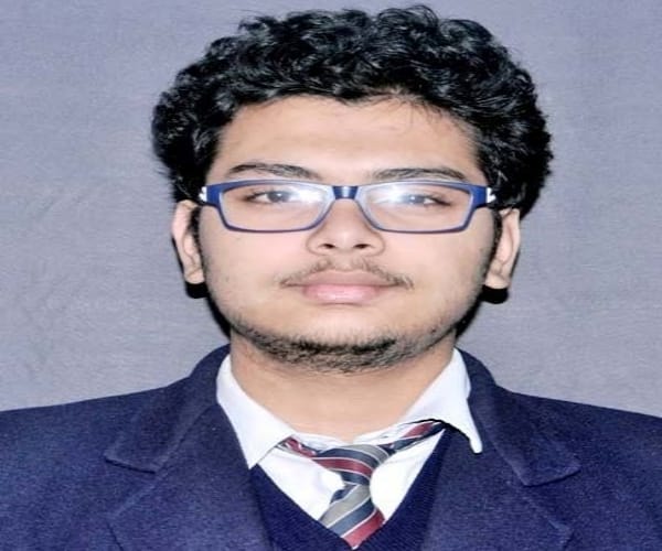 mridul awasthi got scholarship offer from america