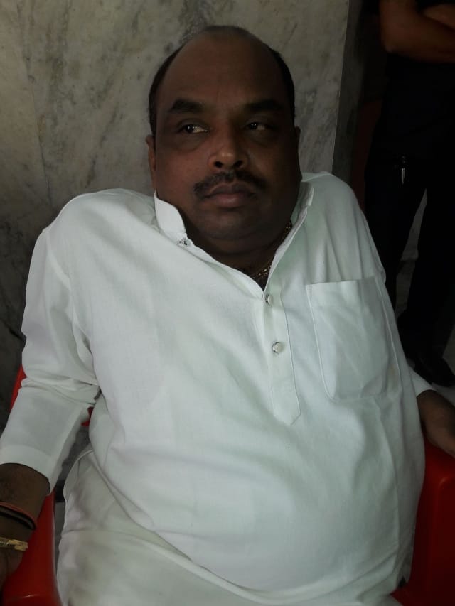 nephew Pravendra take rhythm against MLA Hariom  
