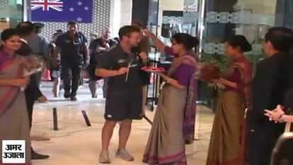 New zealand team reaches kanpur