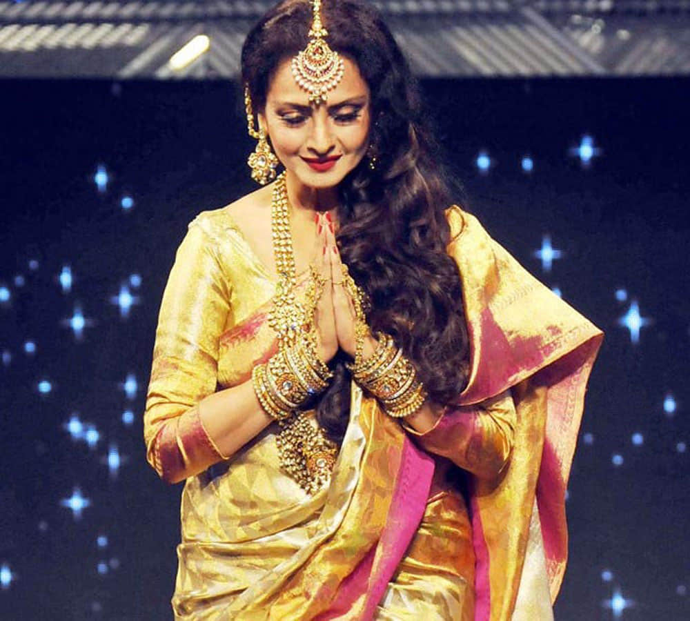 happy birthday rekha in early days she hates amitabh out him from film but later falls in love with