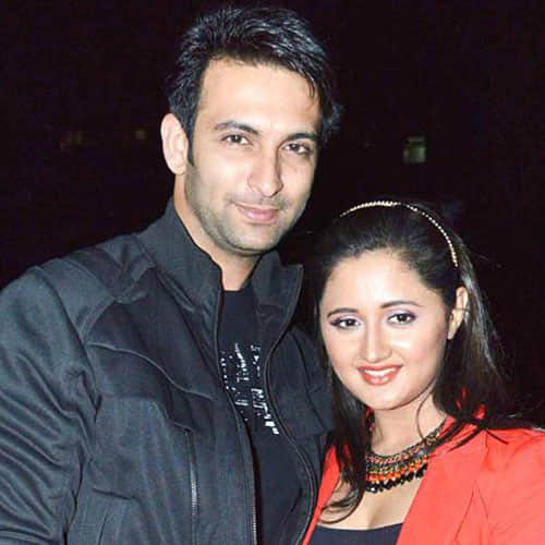 rashmi desai fall in love with her young co star