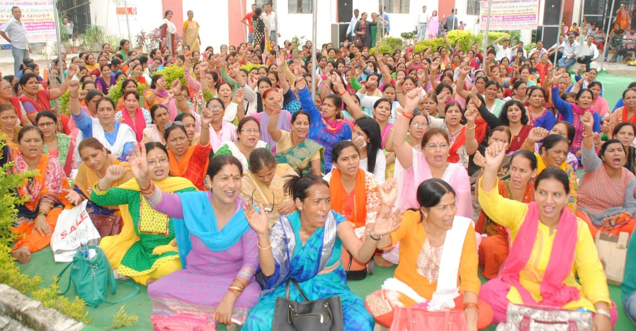 teachers on strike n uttarakhand.