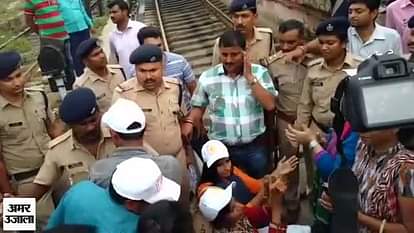 people in varanasi cantt demanding separate purvanchal state 