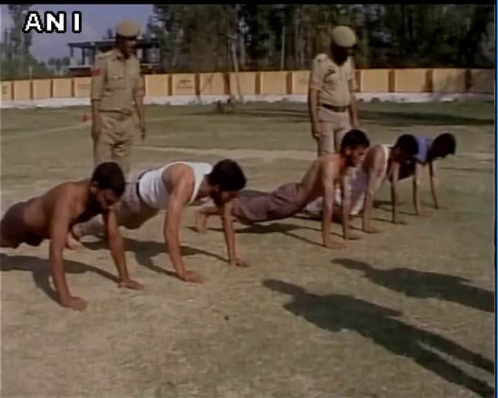 thousands of youth participated in police recruitment in kashmir valley