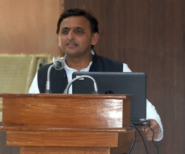  Akhilesh yadav inspects dial 100 project.