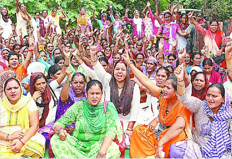 asha to continue sit-in