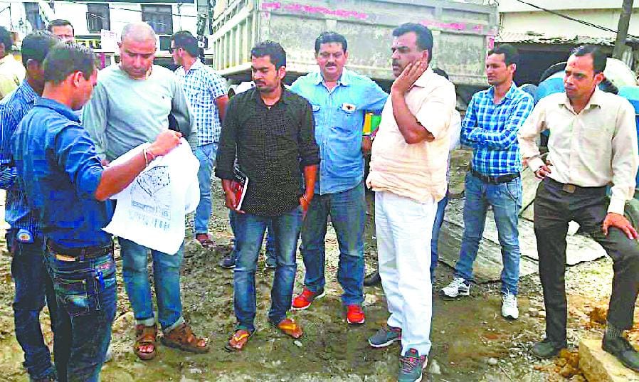 BJP-Congress face to face parking issues