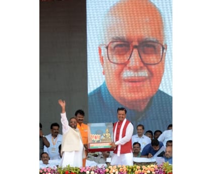 swami prasad and amit shah rally in lucknow