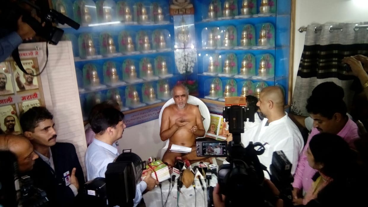 Vishal Dadlani comes to Chandigarh and apologize Jain saint tarun sagar