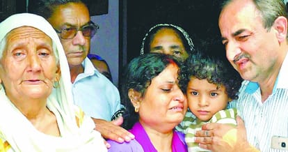 after uri terror attack, pathankot son madan lal sharma martyr in kupwara