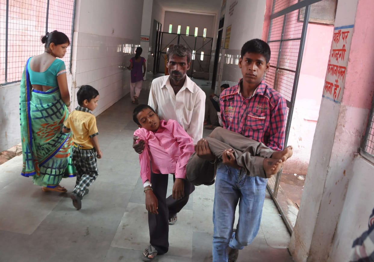 Found stretcher, the patient in their arms