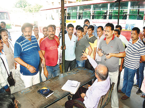 looted roadways driver and conducter